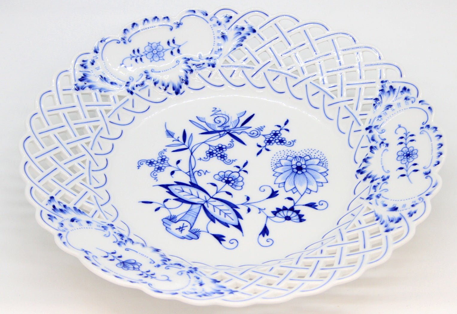 Meissen(マイセン) ブルーオニオン 透かし飾り皿 メッシュ プレート 29cm 800101/54804 - 安心保証・業界最安値の販売 福助